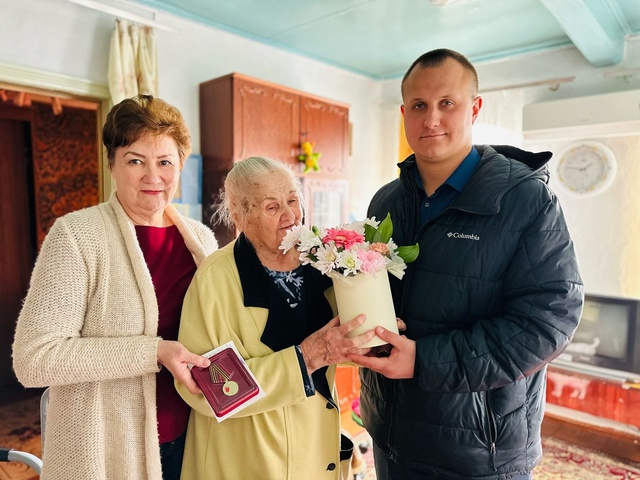 Награждение юбилейными медалями в честь 80-летия Победы
