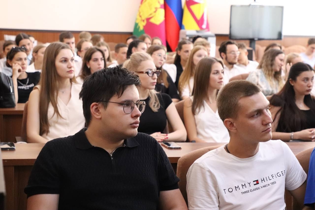 Делегация из Новотитаровского сельского поселения посетила общее собрание Совета молодых депутатов V созыва