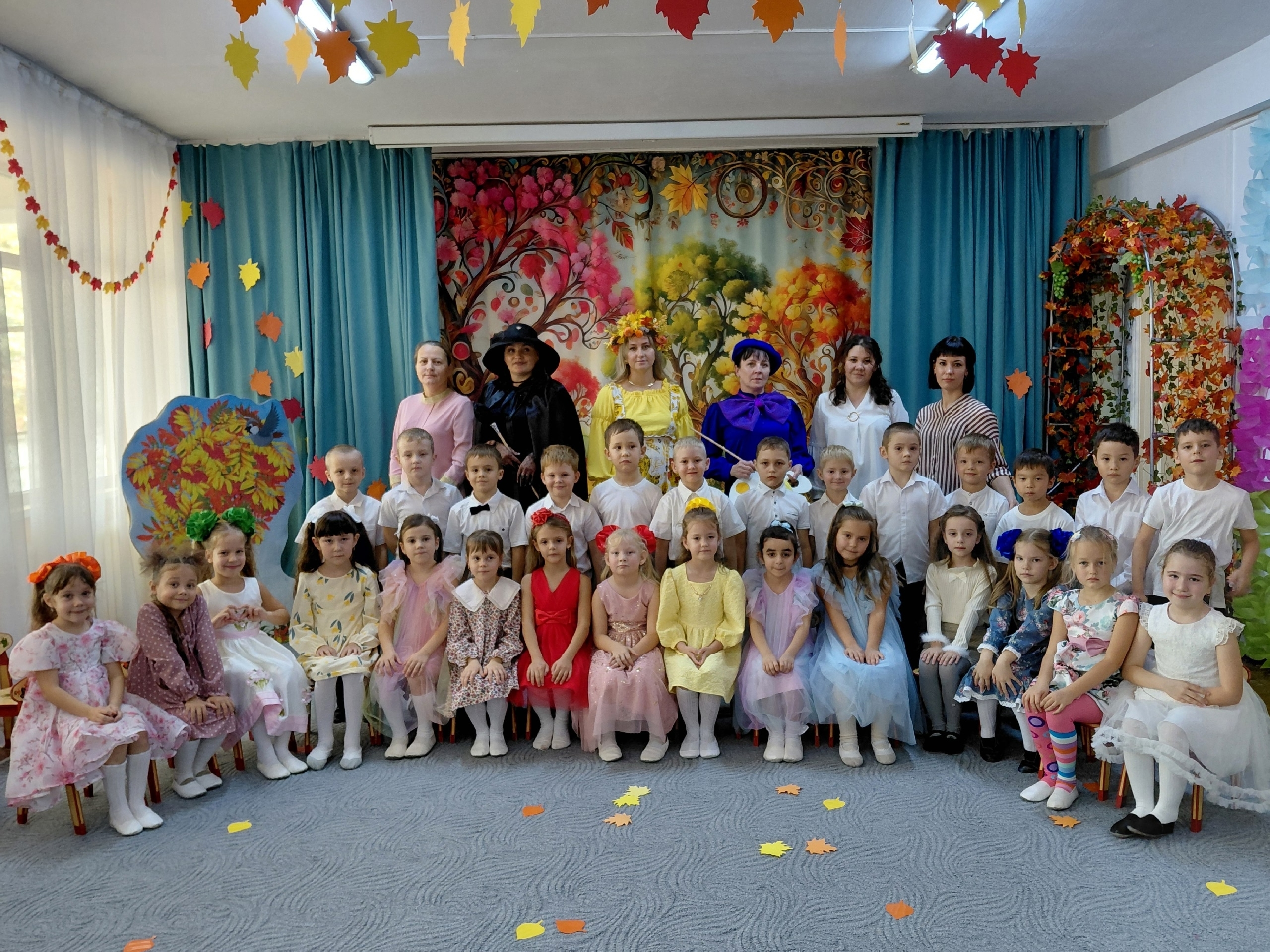 Осенние утренники в детском саду №16