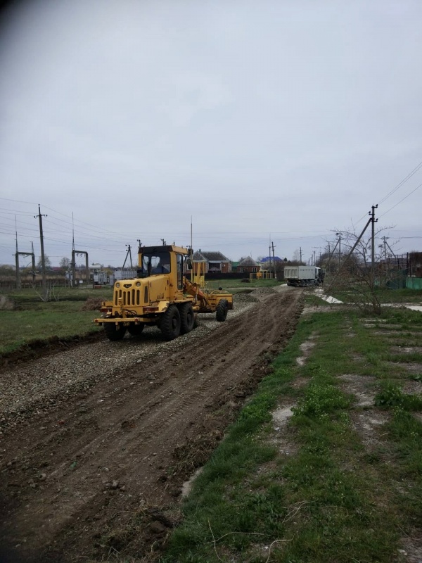 Грейдирование улицы Луначарского в ст. Новотитаровская