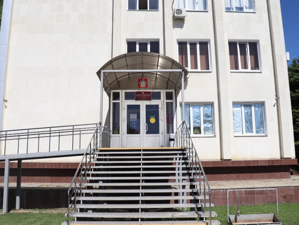 Управление социальной защиты населения информирует жителей Динского района, что прием граждан по всем вопросам проводится в рабочие дни с 10.00 до 15.00 часов только по предварительной записи