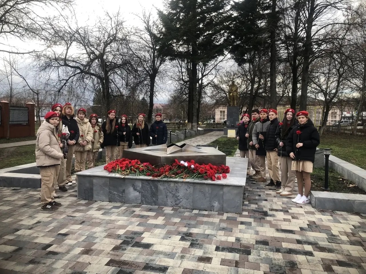 Обучающиеся школы №29 приняли участие в важном памятном мероприятии, приуроченном ко Дню защитника Отечества